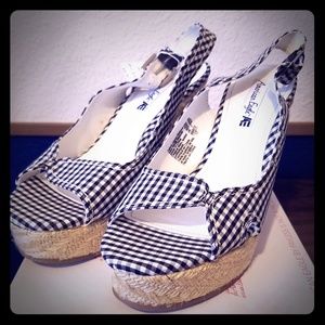 Black and white plaid print wedges